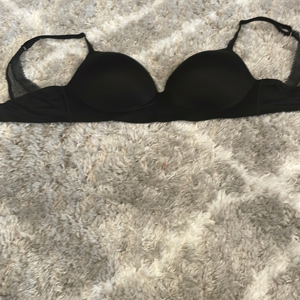 Black incredible by Victoria’s Secret padded no wire bra. Size 34 D.